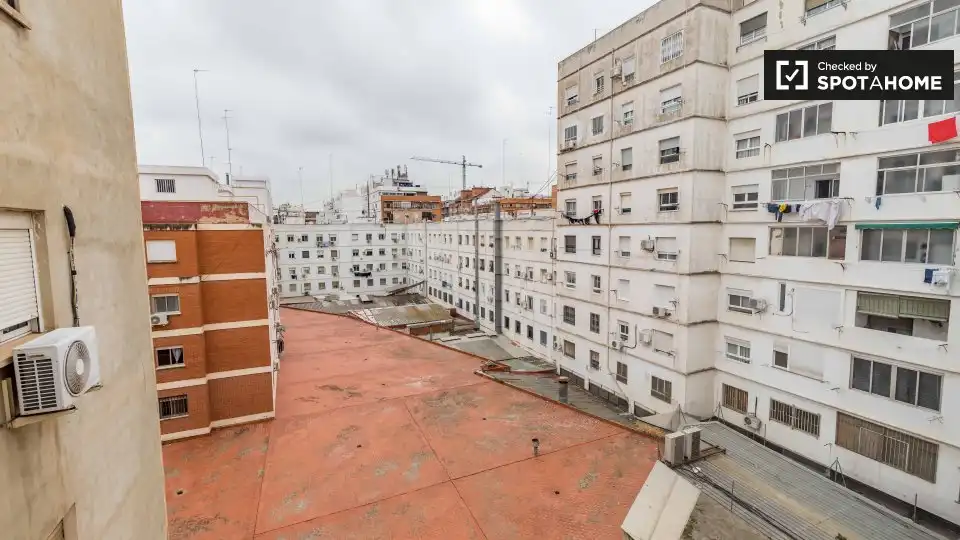 Vista exterior de Piso de alquiler en Valencia con Aire acondicionado, Calefacción y Amueblado