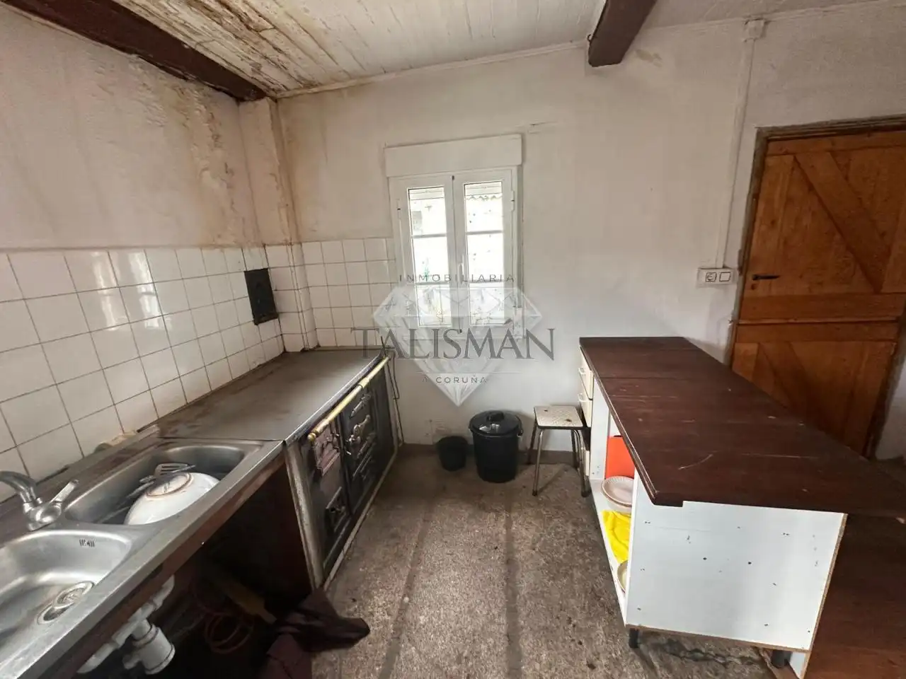 Cocina de Casa o chalet en venta en A Lama   con Jardín privado, Trastero y Amueblado