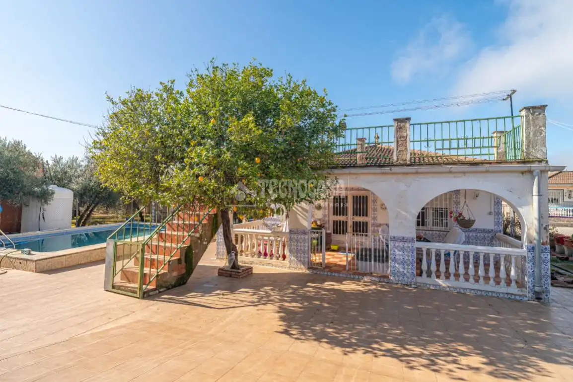 Vista exterior de Finca rústica en venda en Linares amb Aire condicionat, Terrassa i Traster