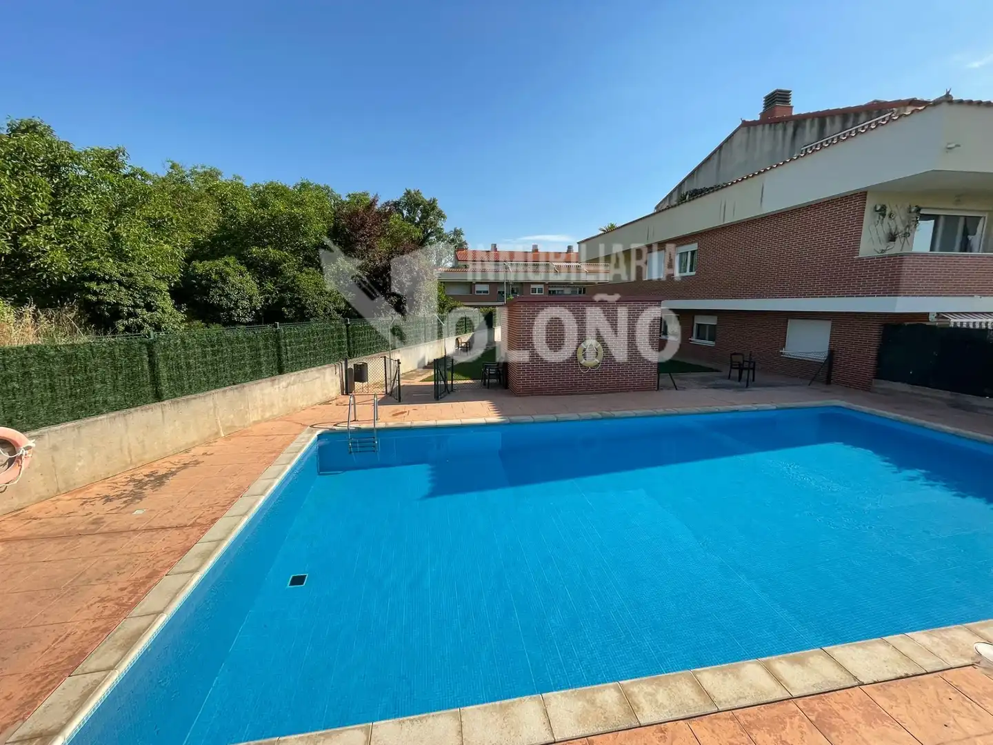 Piscina de Dúplex en venta en Castañares de Rioja con Calefacción, Parquet y Terraza