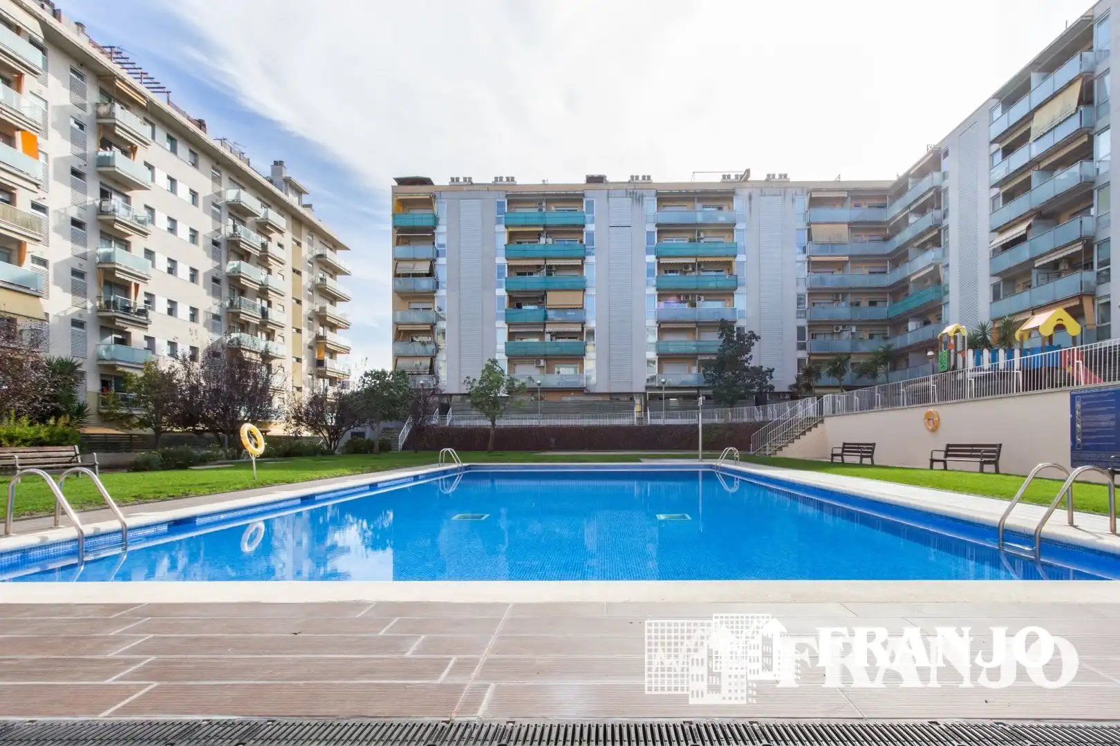 Piscina de Pis en venda en Barberà del Vallès amb Aire condicionat, Calefacció i Traster