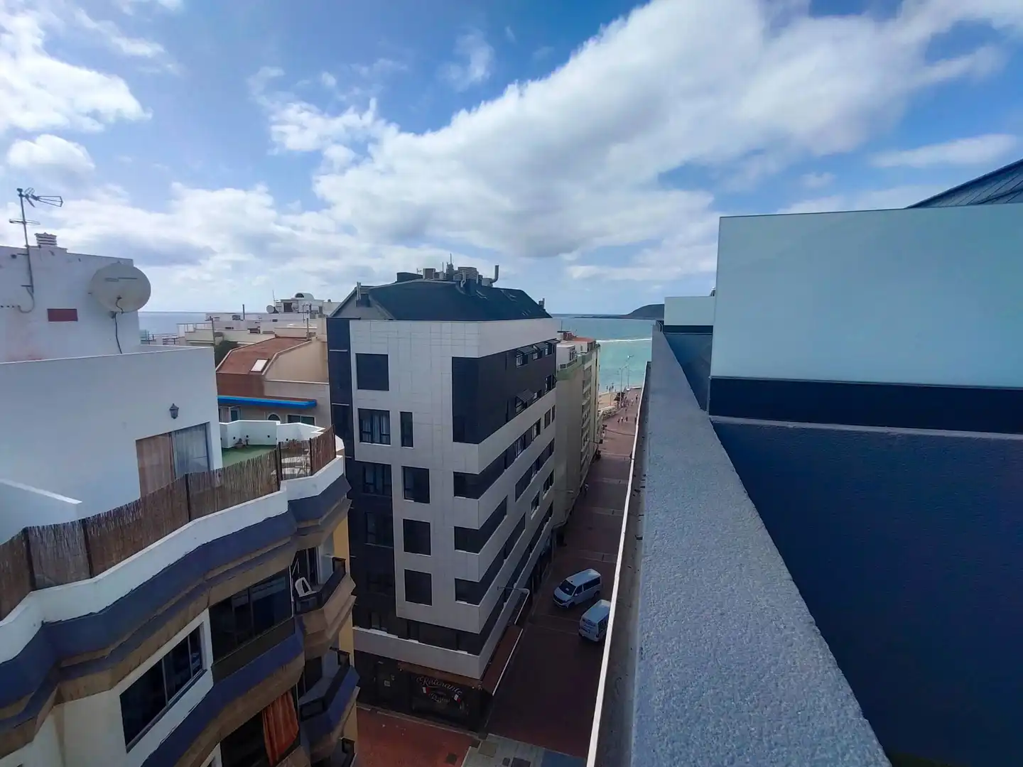 Außenansicht von Dachboden zur Miete in Las Palmas de Gran Canaria mit Klimaanlage, Terrasse und Möbliert
