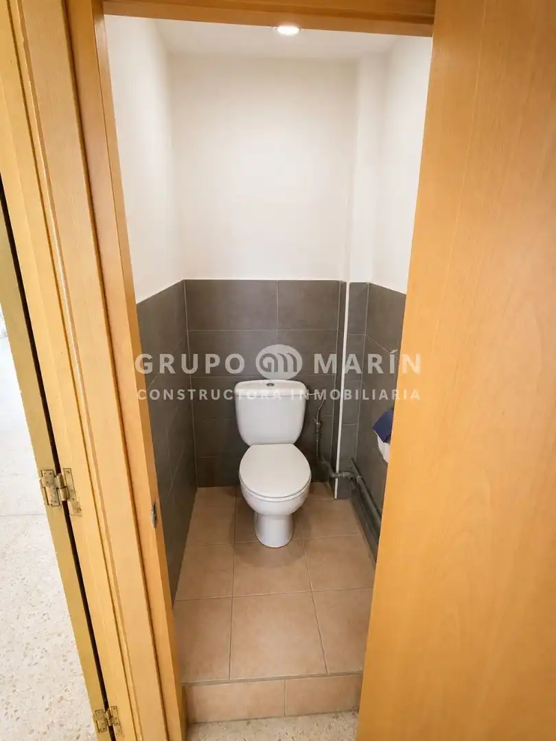 Local comercial en venda a Josep Trueta, imagen 14
