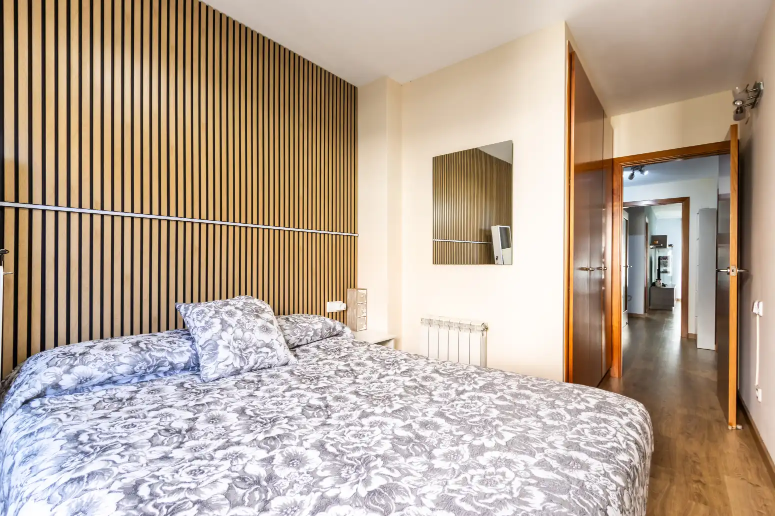 Bedroom of Flat for sale in Terrassa  with Air Conditioner, Heating and Parquet flooring
