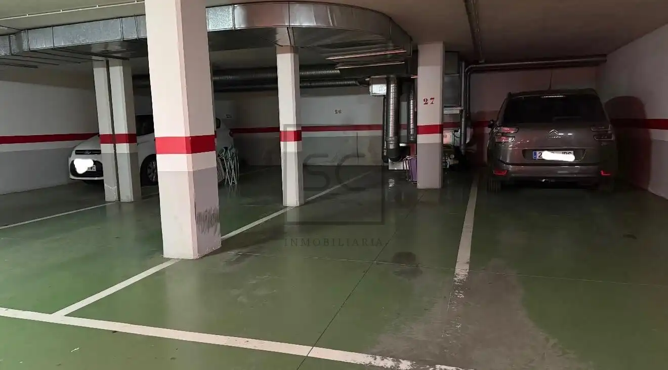 Parkplatz von Dachboden zum Verkauf in Narón mit Heizung, Parkett und Abstellraum