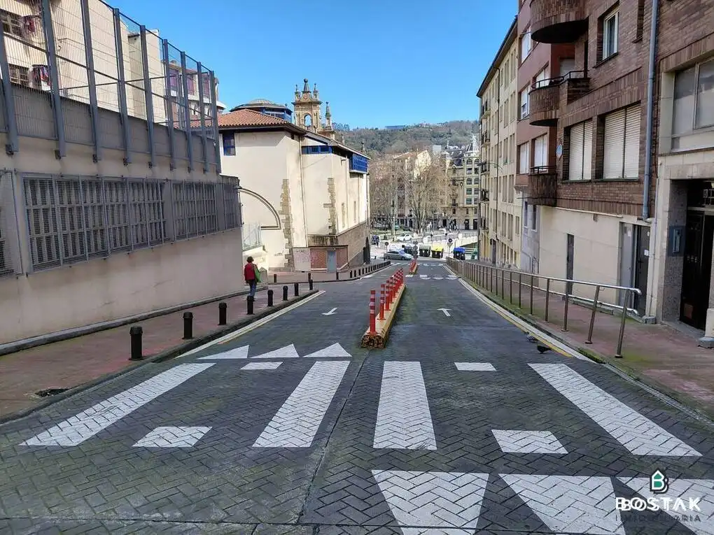 Parkplatz zur Miete in Luis Iruarrizaga Kalea, imagen 14