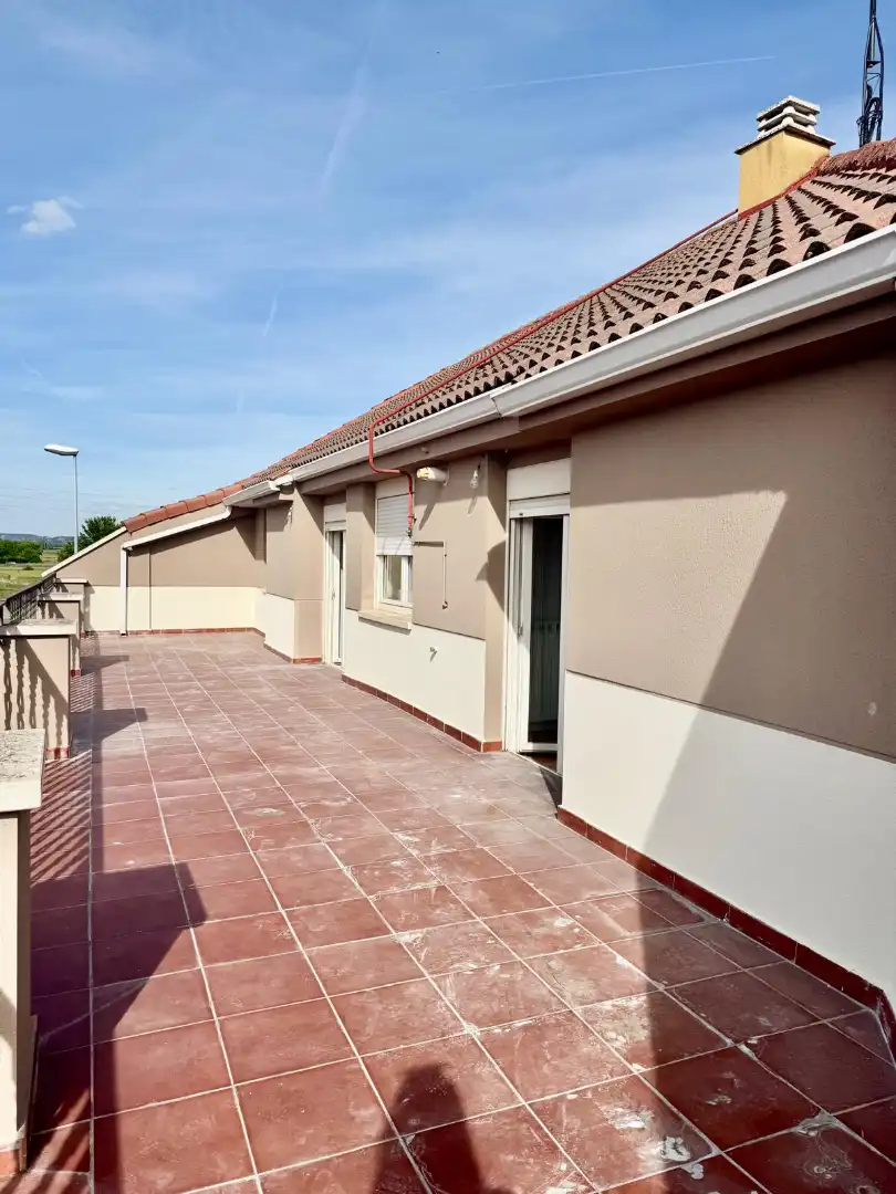 Terraza de Ático de alquiler en Venta de Baños con Calefacción y Se aceptan mascotas