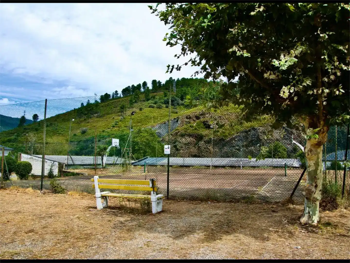 Vista exterior de Pis en venda en Quiroga amb Jardí privat, Parquet i Piscina