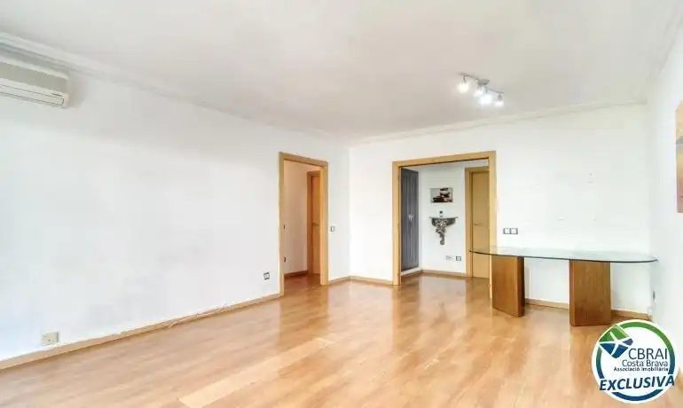 Exterior view of Apartments for sale in Roses  with Air Conditioner, Heating and Parquet flooring
