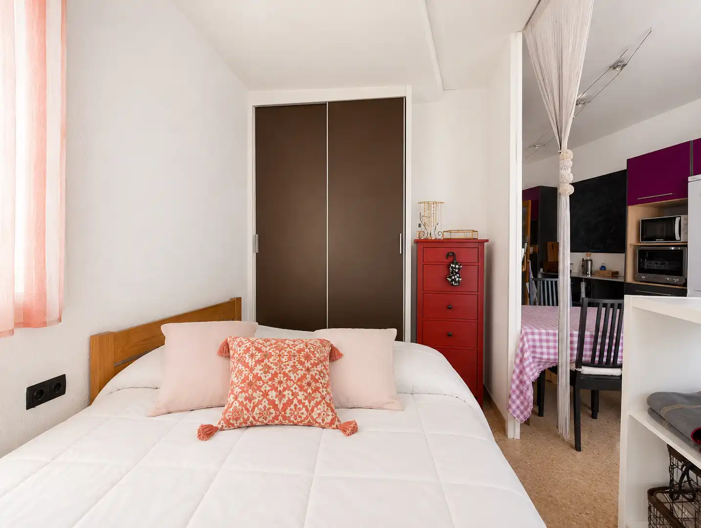 Habitación de Piso en venta en Barcelona con Amueblado y Horno