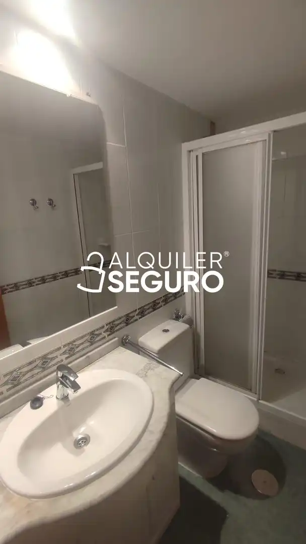 Bathroom of Flat for rent in Tres Cantos  with Heating