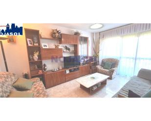 Sala d'estar de Apartament en venda en Noja amb Calefacció, Terrassa i Moblat