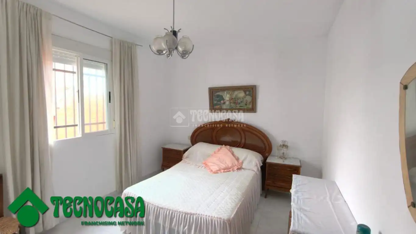 Schlafzimmer von Einfamilien-Reihenhaus zum Verkauf in La Puebla de Montalbán mit Heizung, Privatgarten und Terrasse