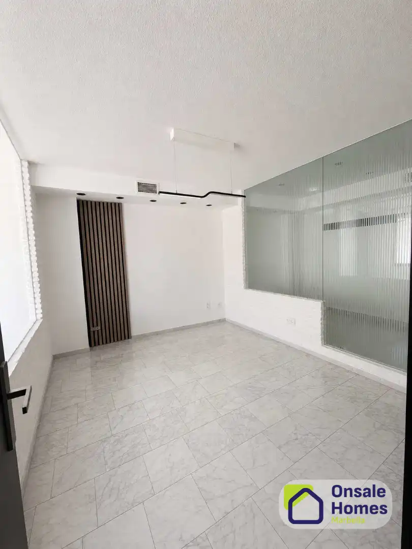 Oficina en venda en Marbella amb Aire condicionat