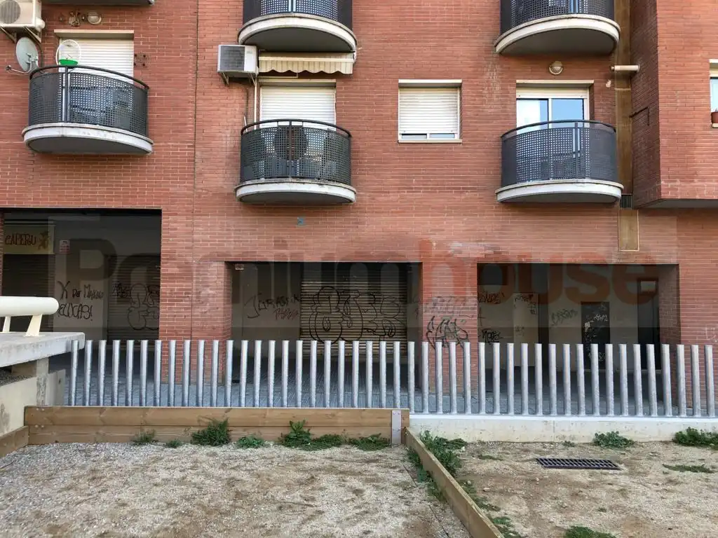 Vista exterior de Local en venta en Olesa de Montserrat