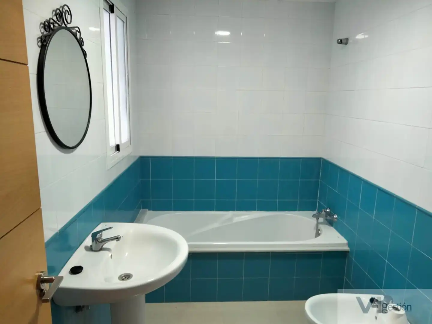 Badezimmer von Maisonette zum Verkauf in Villamartín mit Klimaanlage und Terrasse