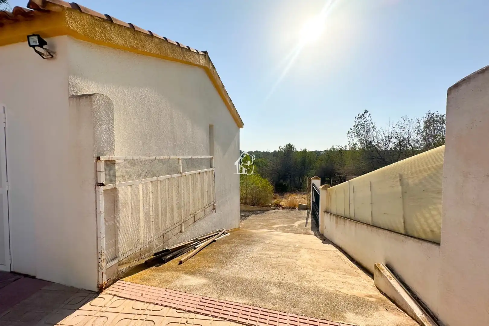 Außenansicht von Country house zur Miete in Pilar de la Horadada mit Privatgarten, Terrasse und Abstellraum