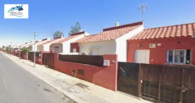 Terraced house with terrace for sale in Calle Tramontana