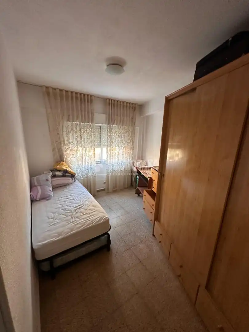 Habitación de Piso en venta en Madrid con Calefacción, Terraza y Balcón