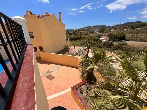 Vista exterior de Pis en venda en Nerja