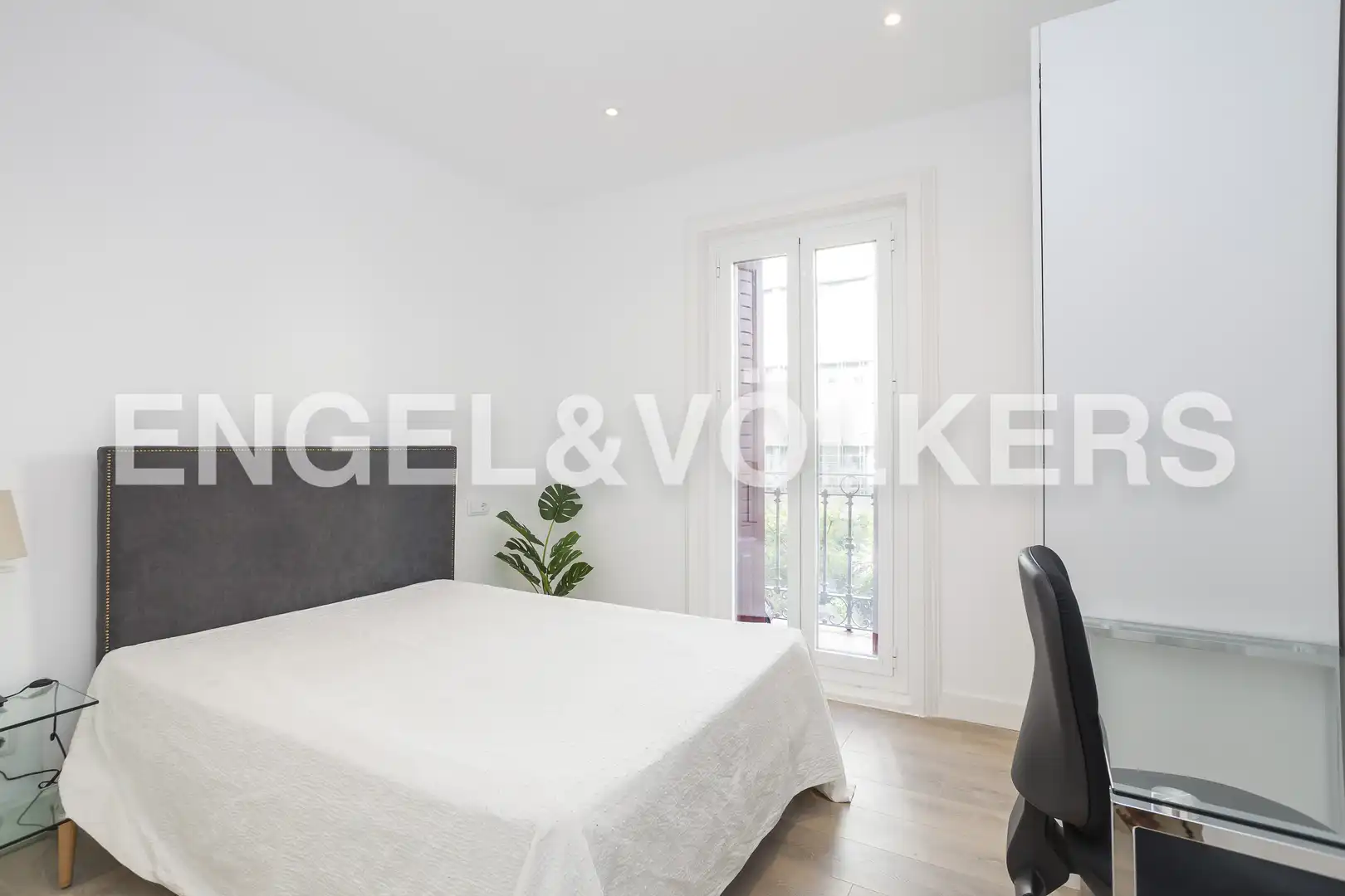 Bedroom of Flat for rent in Madrid  with Air Conditioner, Heating and Furnished