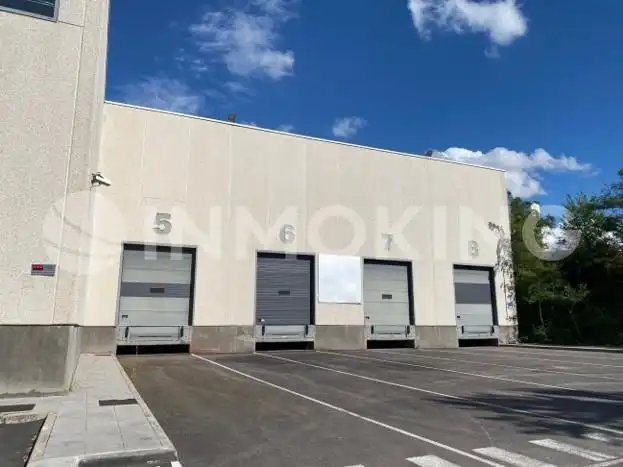 Industrial building to rent in Barrio de la Estación, imagen 3