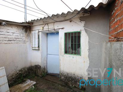 Exterior view of House or chalet for sale in Las Ventas de Retamosa  with Private garden and Storage room