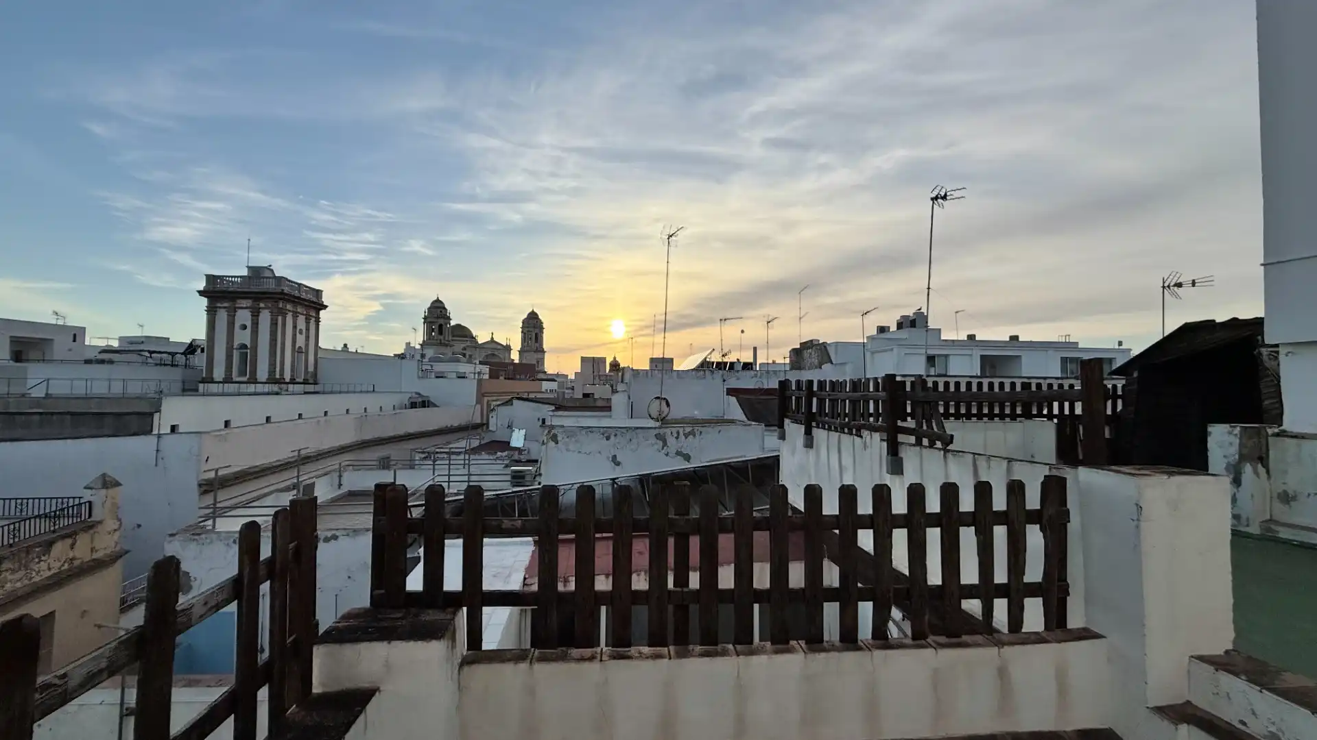 Vista exterior de Piso en venta en Cádiz con Terraza
