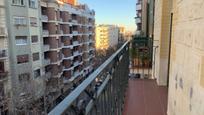 Exterior view of Flat for sale in  Barcelona Capital  with Air Conditioner and Balcony