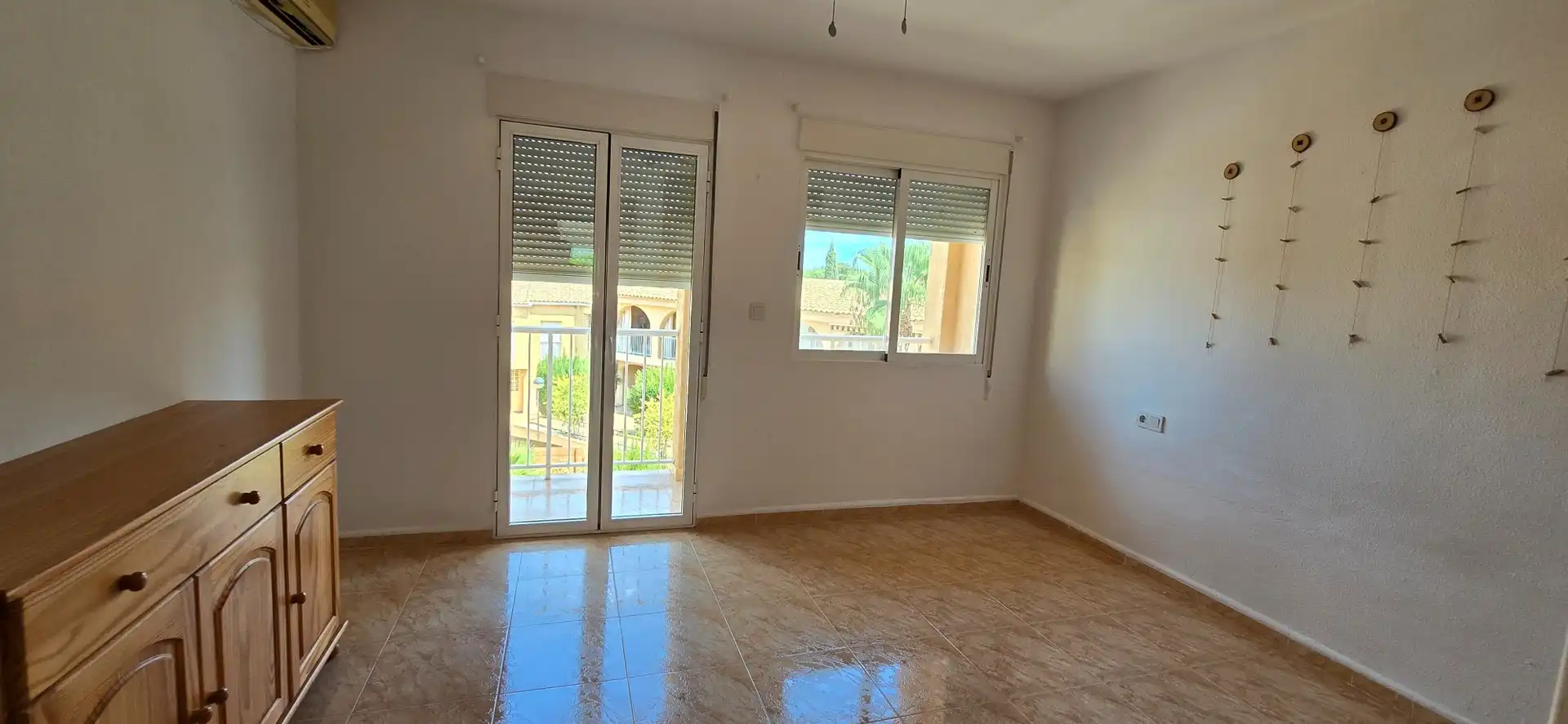 Habitación de Casa adosada en venta en L'Alfàs del Pi con Aire acondicionado, Jardín privado y Piscina