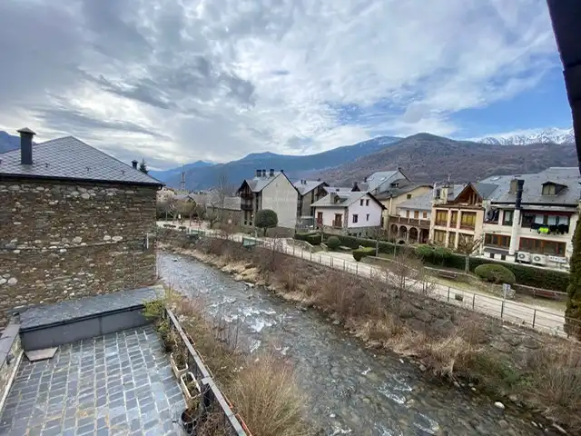 Vista exterior de Casa o chalet en venta en Esterri d'Àneu con Calefacción, Parquet y Terraza