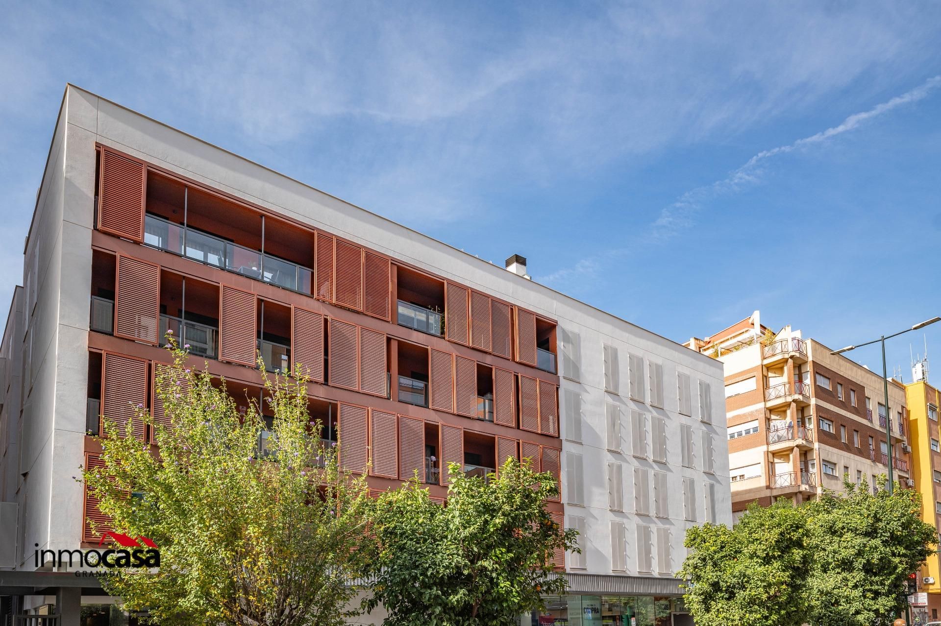 Vista exterior de Pis en venda en  Granada Capital amb Aire condicionat, Calefacció i Terrassa