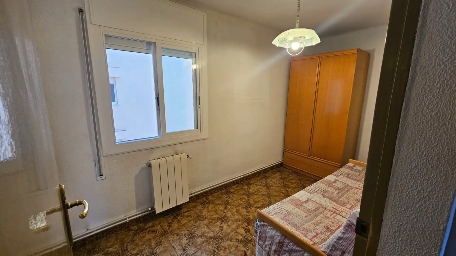 Schlafzimmer von Wohnung zum Verkauf in Sabadell mit Klimaanlage, Heizung und Balkon