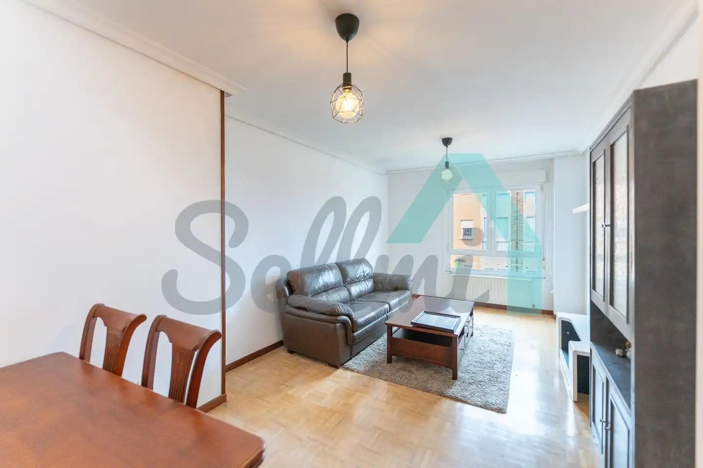 Piso con ascensor en venta en Calle Jorge Tuya