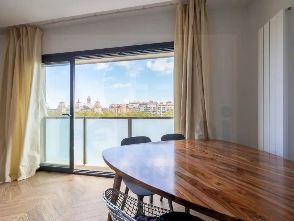 Comedor de Piso en venta en Barcelona