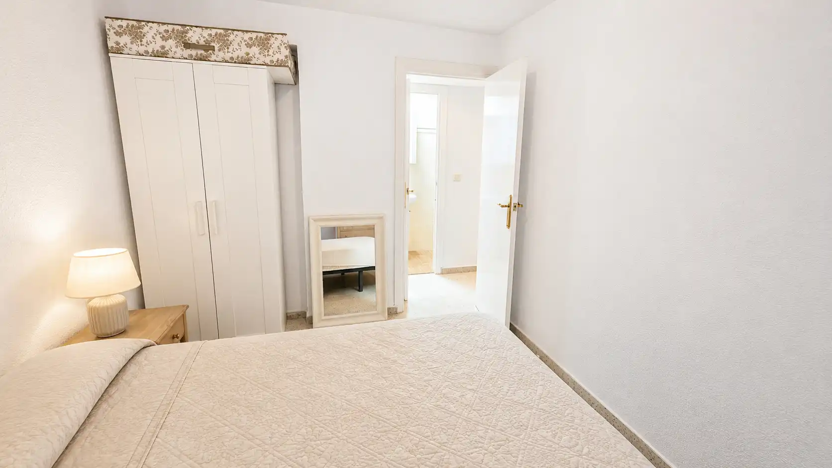Schlafzimmer von Wohnungen zur Miete in Almuñécar mit Terrasse, Möbliert und Ofen