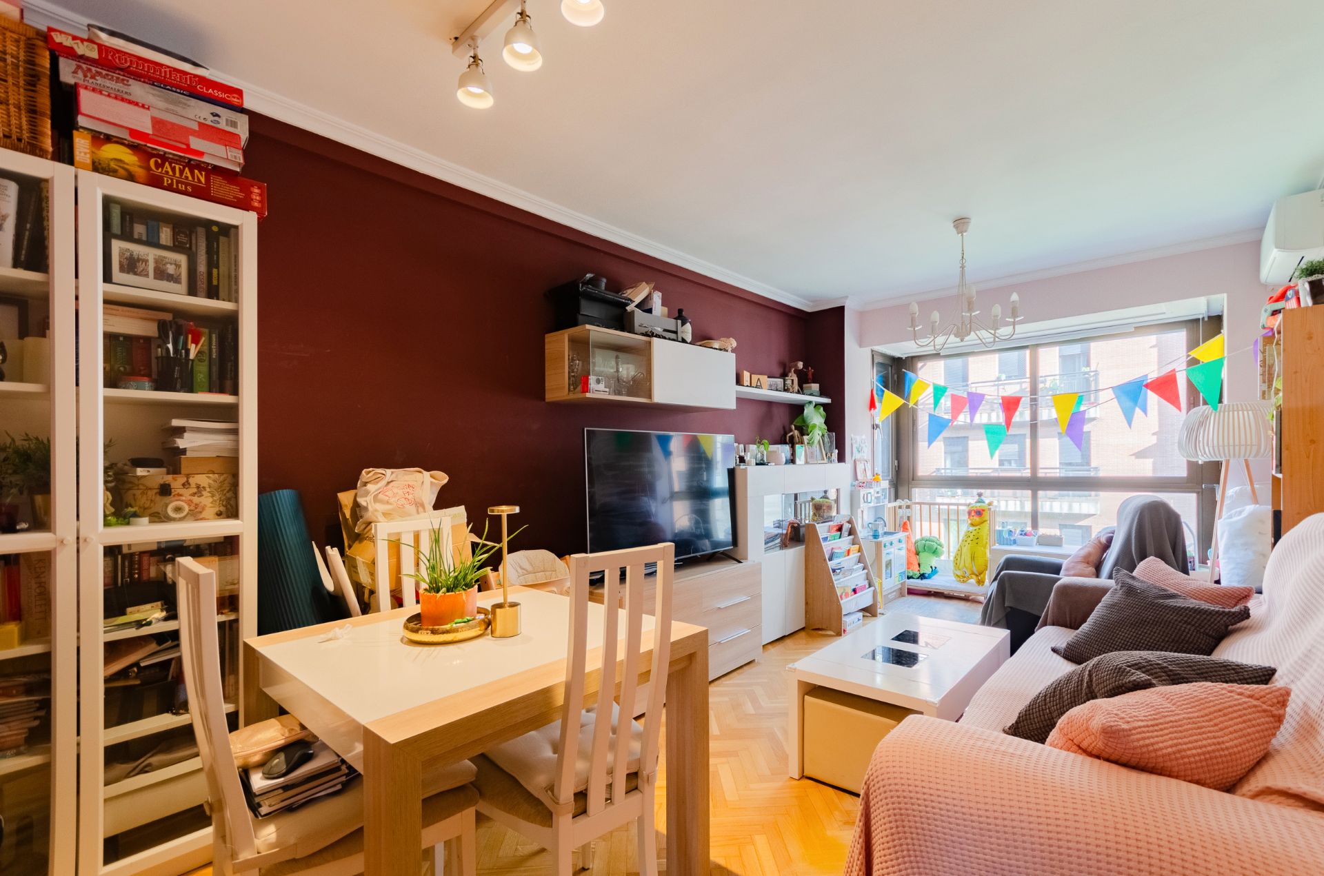 Living room of Flat for sale in  Madrid Capital  with Air Conditioner, Heating and Private garden