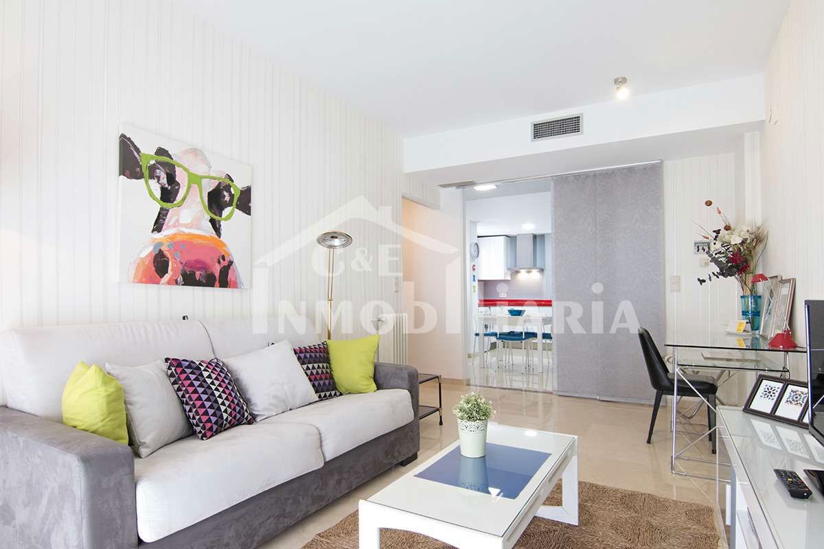 Living room of Apartment to rent in  Granada Capital  with Air Conditioner, Heating and Parquet flooring