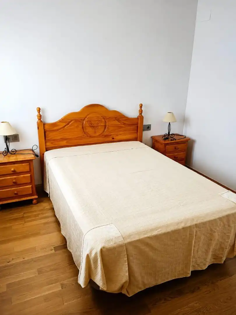 Habitación de Apartamento en venta en Dos Hermanas con Trastero y Amueblado