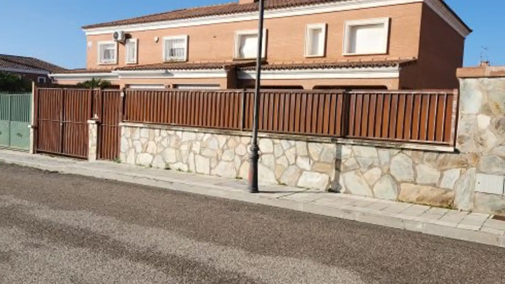 Vista exterior de Casa adosada en venta en Barcience con Jardín privado