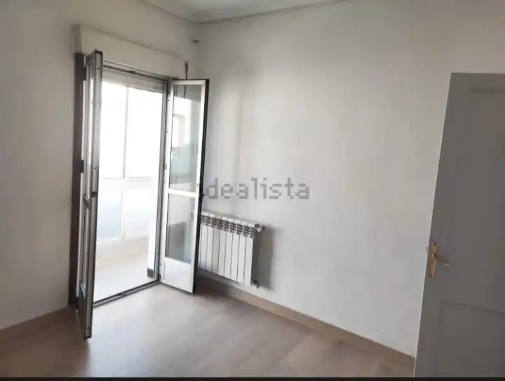 Habitación de Casa o chalet en venta en Ourense Capital  con Calefacción, Jardín privado y Trastero