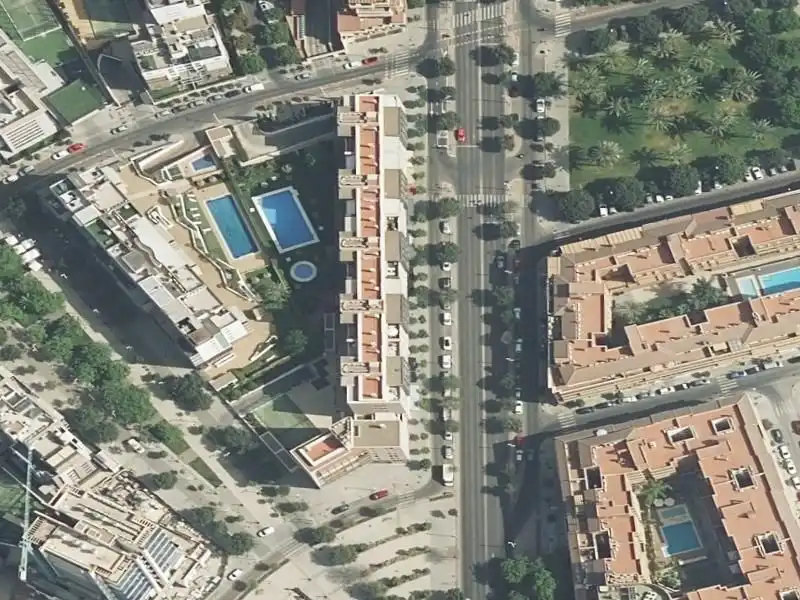 Casa in vendita a AV. CAÑITO BAZÁN 1 1 1ª Planta 00001
