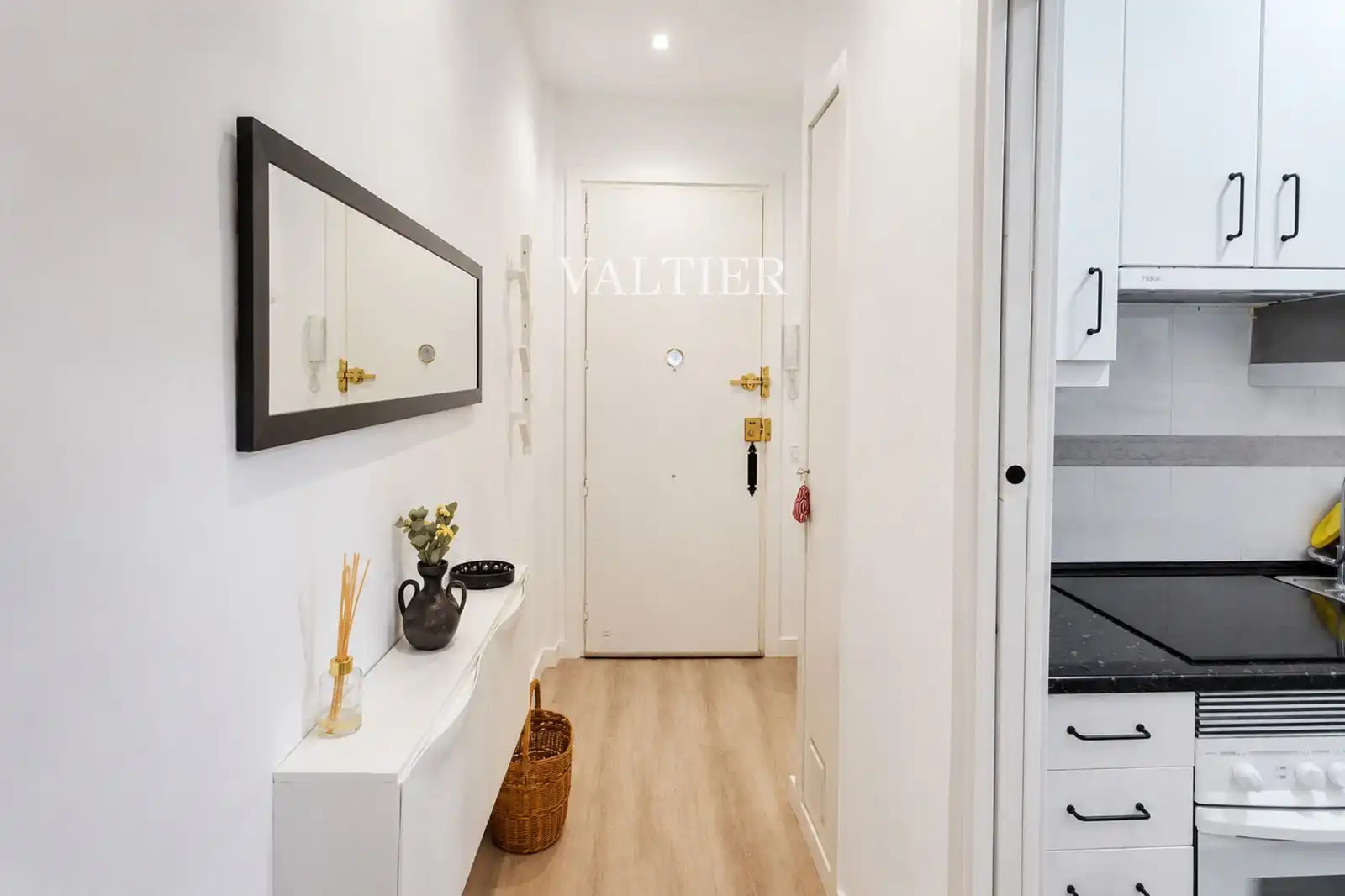 Flat for sale in Madrid  with Heating, Terrace and Furnished