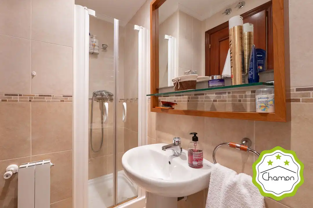 Bathroom of Houses for sale in Castro-Urdiales  with Heating and Furnished