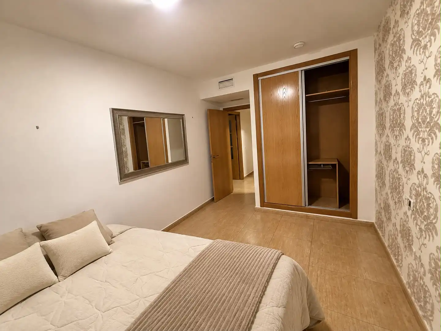 Habitación de Piso en venta en Murcia con Aire acondicionado, Trastero y Amueblado