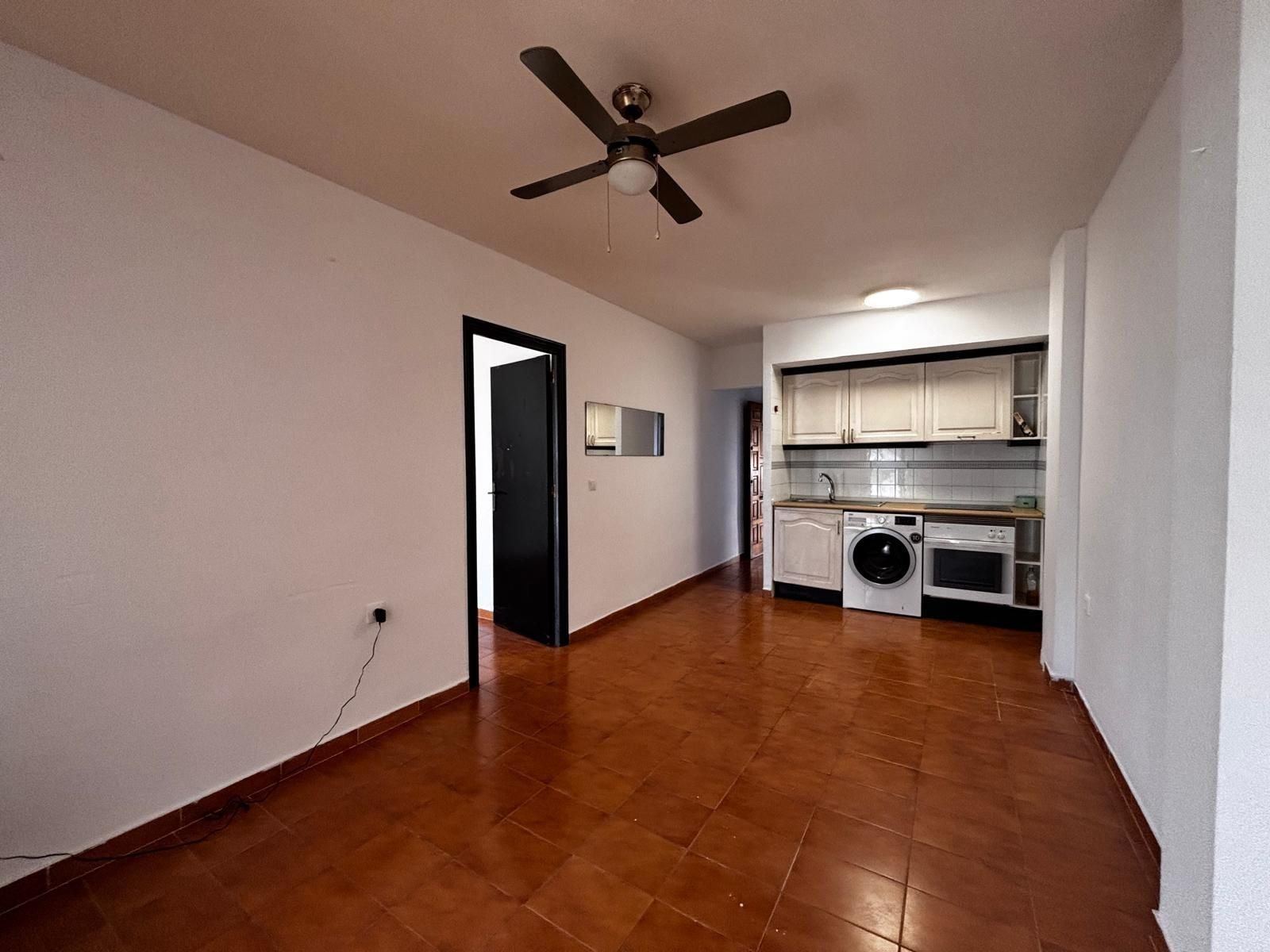 Cuina de Apartament en venda en Torrevieja amb Aire condicionat, Balcó i Alarma