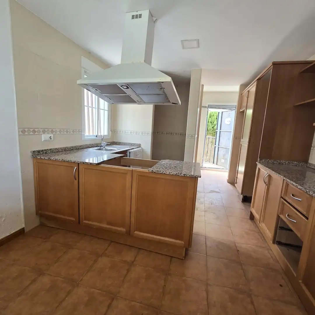 Cuina de Casa o xalet en venda en Aspe amb Jardí privat i Terrassa