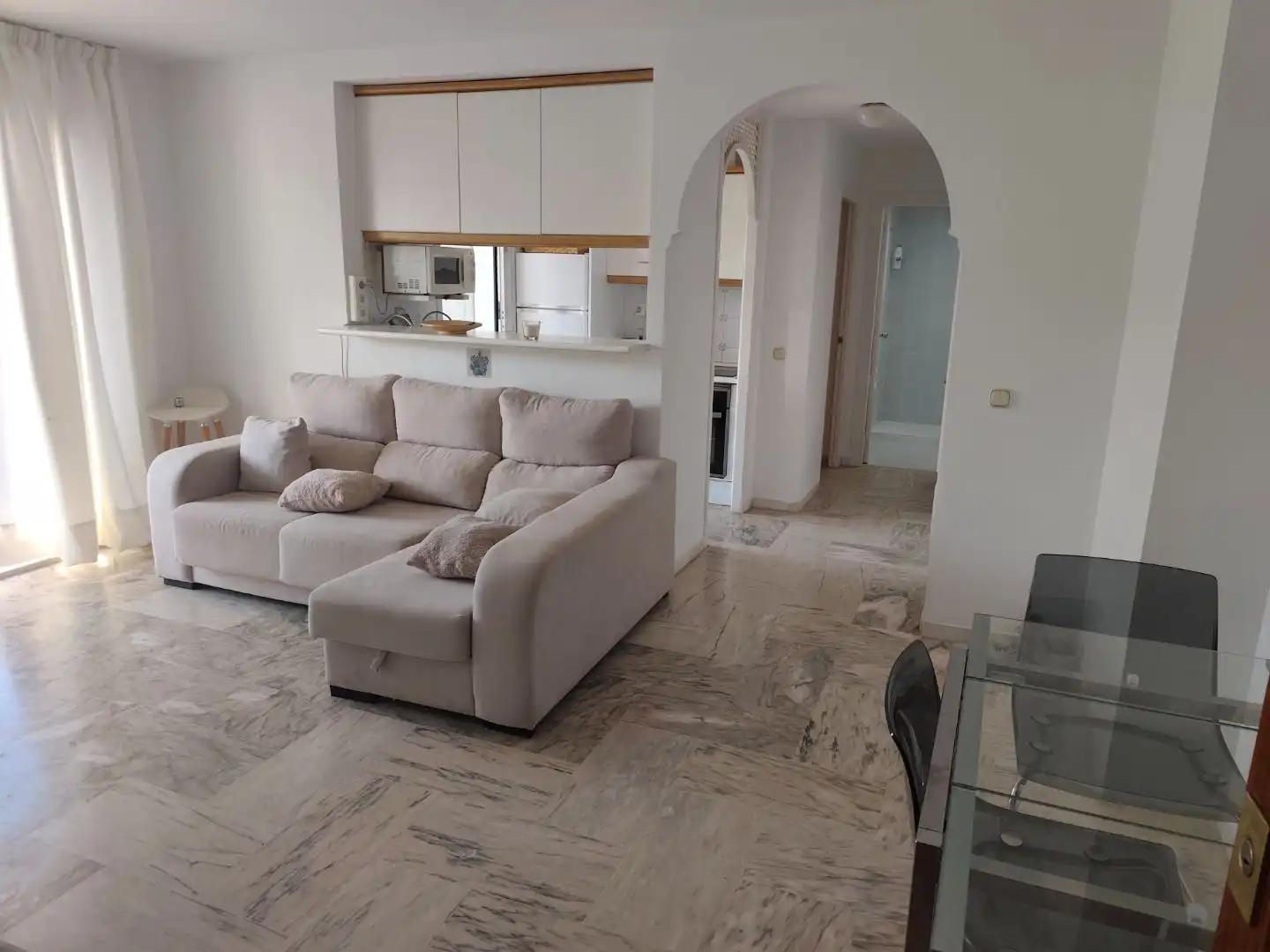 Wohnzimmer von Wohnung zur Miete in Benalmádena mit Klimaanlage, Terrasse und Balkon