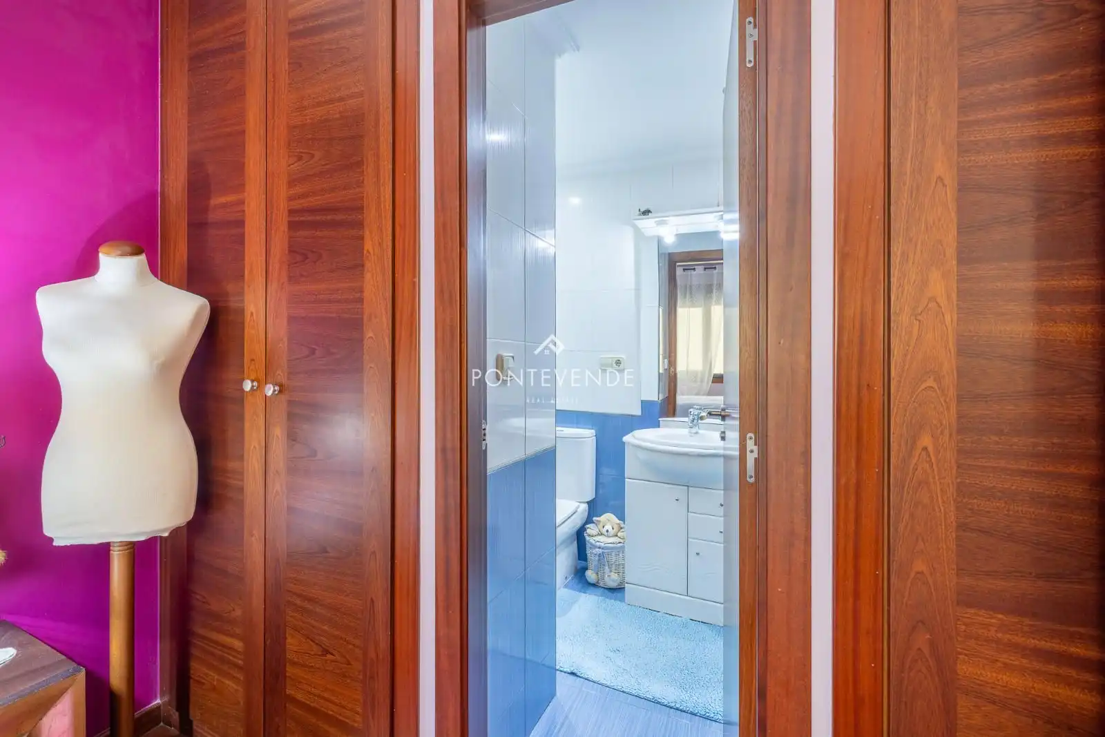 Badezimmer von Wohnung zum Verkauf in Vigo  mit Heizung, Terrasse und Abstellraum