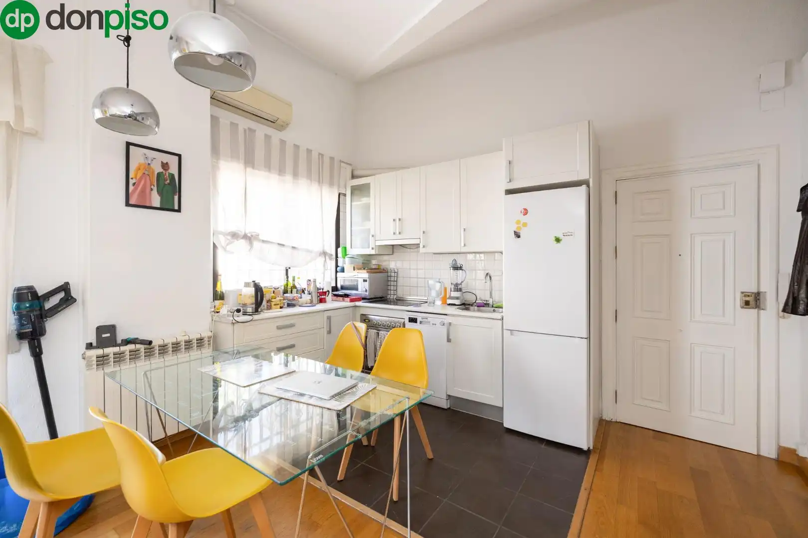 Cocina de Estudio en venta en Granada con Terraza y Balcón